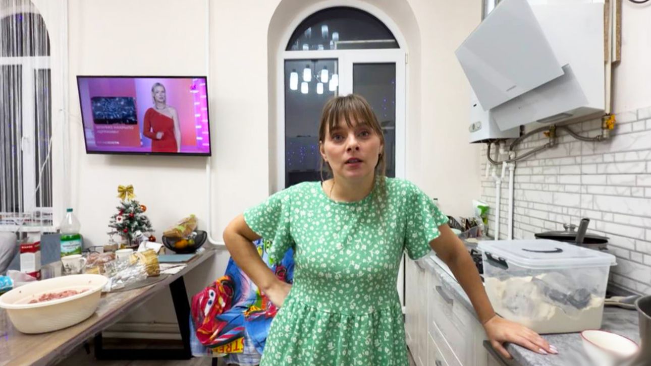 БОЛЬШЕ НЕ ПОКУПАЕМ ПЕЛЬМЕНИ! Уютный вечер лепим пельмени всей семьей. ИЗ ГОРОДА В ДЕРЕВНЮ ПЕРЕЗАГР смотреть онлайн