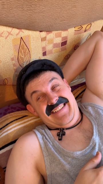 ТЕБЯ В ДЕТСТВЕ ВЫГОНЯЮТ НА УЛИЦУ😂#shorts смотреть онлайн