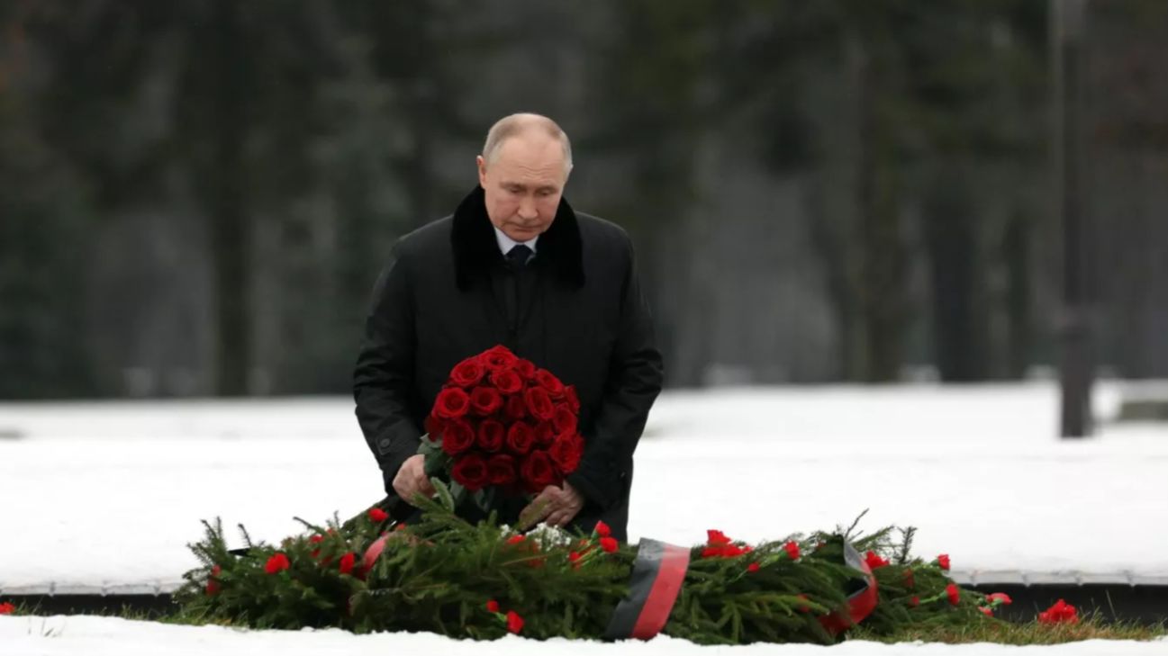 Путин на церемонии возложения цветов в годовщину снятия блокады Ленинграда смотреть онлайн