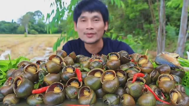 МУКБАНГ Улитки с соусом из Чили и рисом! Очень вкусно😋 смотреть онлайн