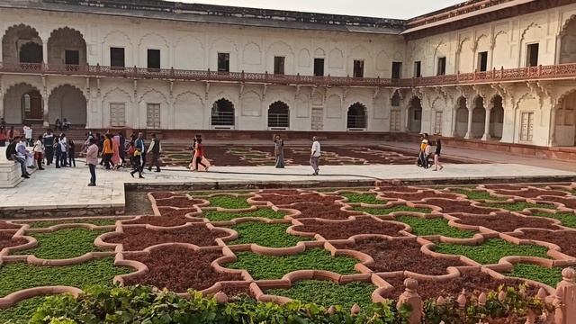 Сады внутри форта! смотреть онлайн