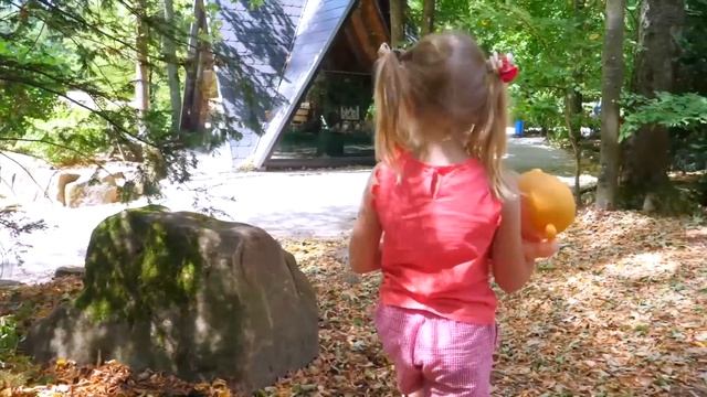 Настя работает в парке аттракционов для детей и следит смотреть онлайн