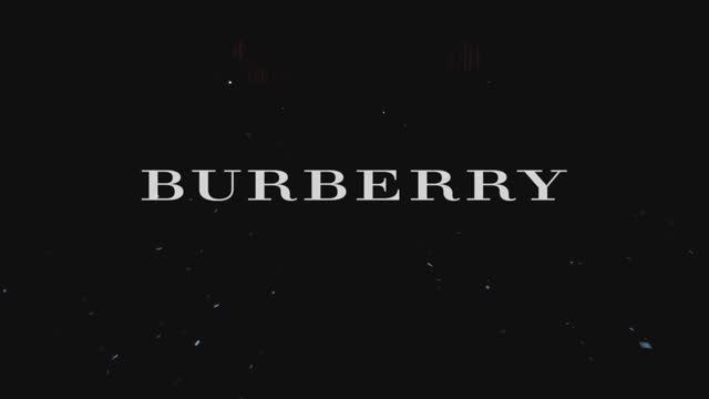 Показ женской коллекции Burberry осень-зима 2015-2016 смотреть онлайн