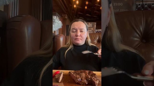 Стейк говяжий на гриле #еда#вкусная еда смотреть онлайн