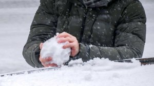 Охранник дагестанской школы ранил ножом подростка за снежки