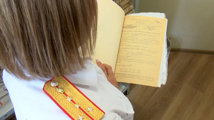 В Новосибирске рабочий травмировался при ремонте самолета, идет проверка смотреть онлайн