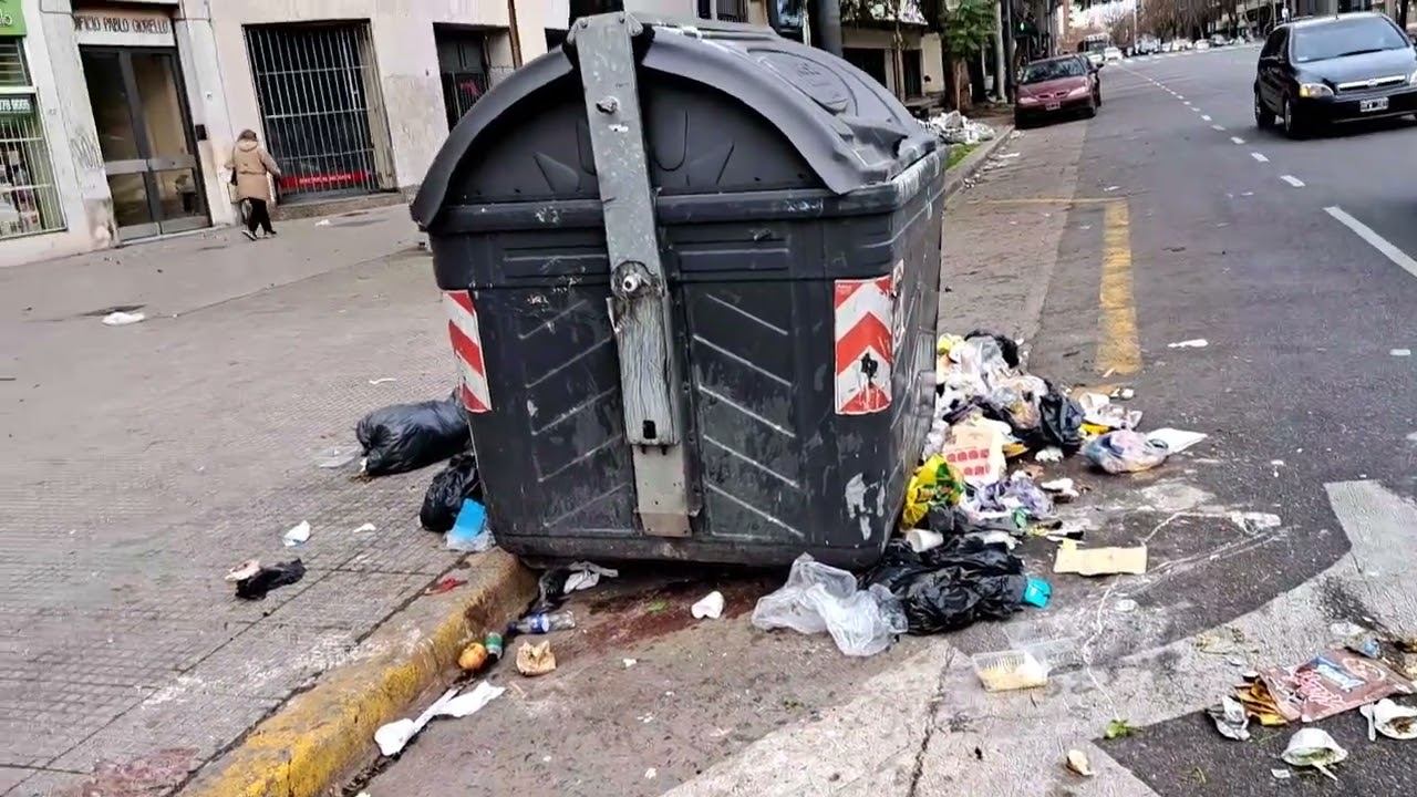 Что такое Буэнос Айрес. Вся правда. Мусор. Buenos Aires basura. Suciedad. Feo. Es terrible смотреть онлайн