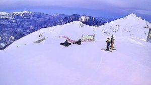 7.20 утра. Высота 2320. Люди уже поехали кататься.Сочи Роза Хутор
