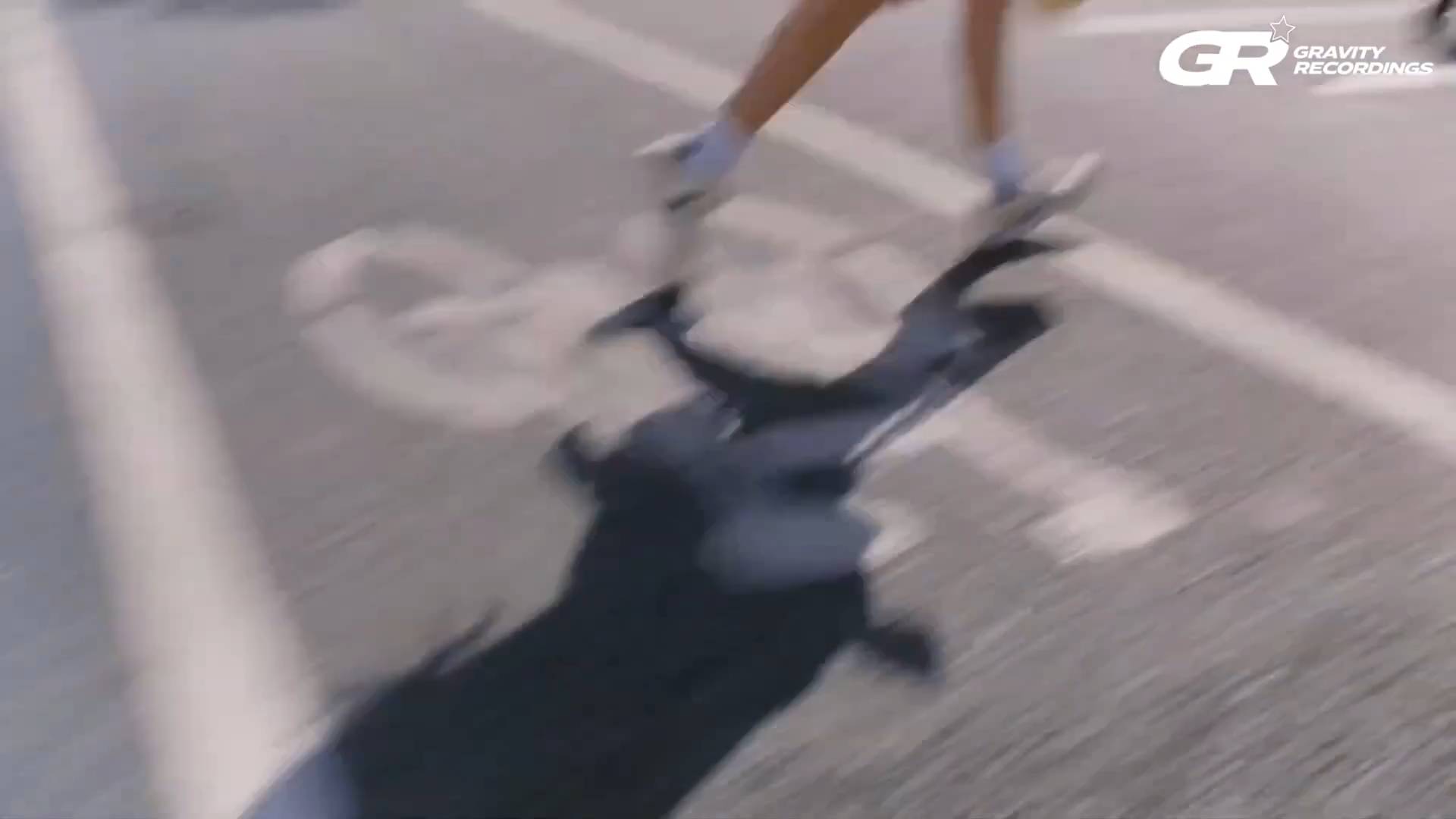 ЛЕТНИЙ DEEP HOUSE MIX ДЕВУШКИ В БИКИНИ смотреть онлайн