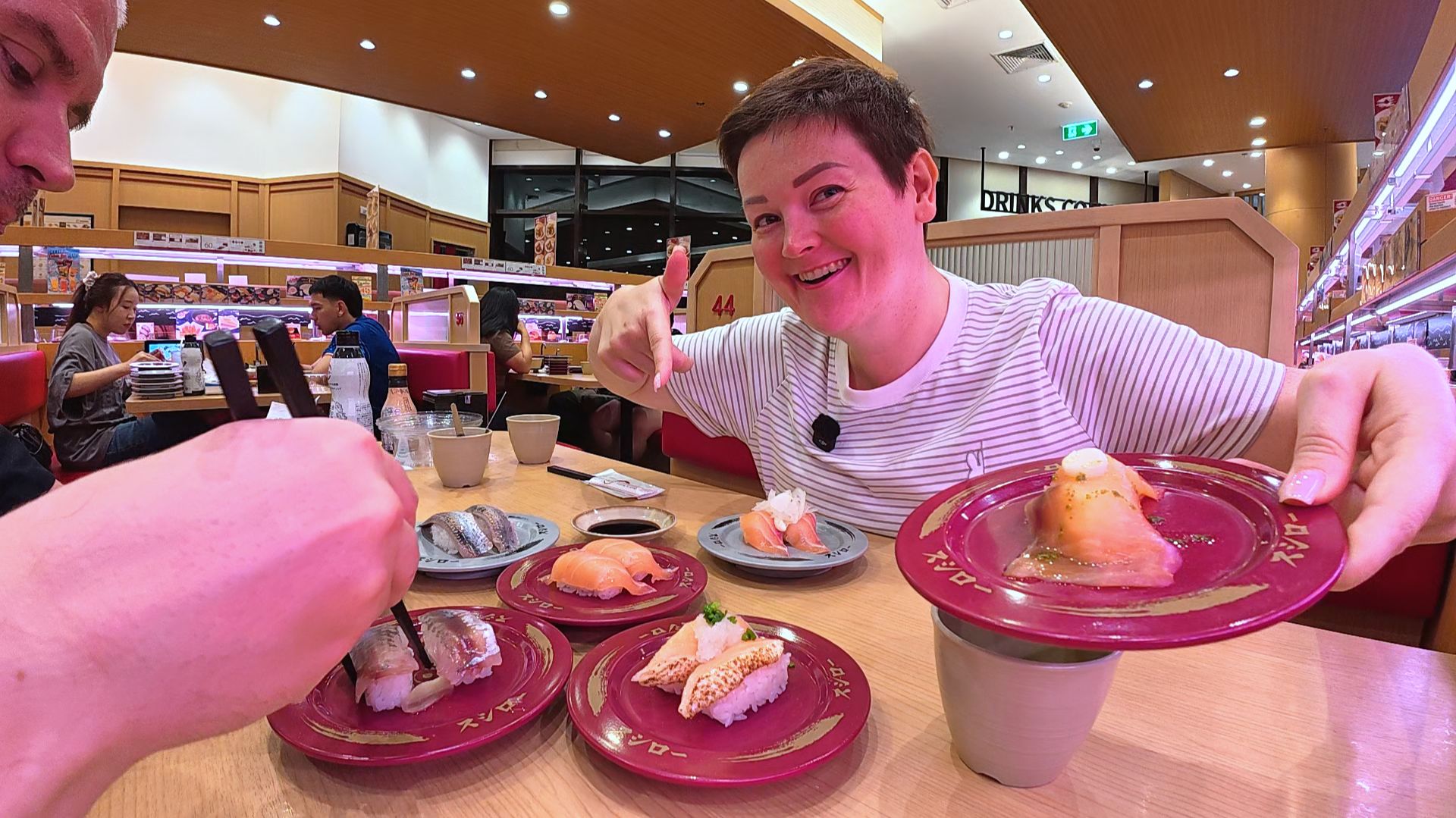 Мукбанг ОТМЕТИЛИ мои ИМЕНИНЫ в японском РЕСТОРАНЕ с ЛУЧШИМИ суши и роллы в Паттайе! Объелись от пуза смотреть онлайн