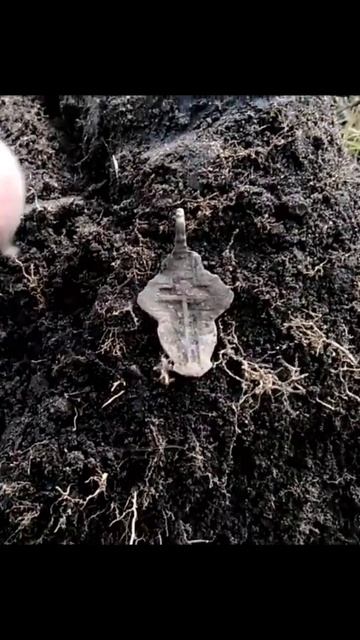 Старинный крестик лепесток смотреть онлайн