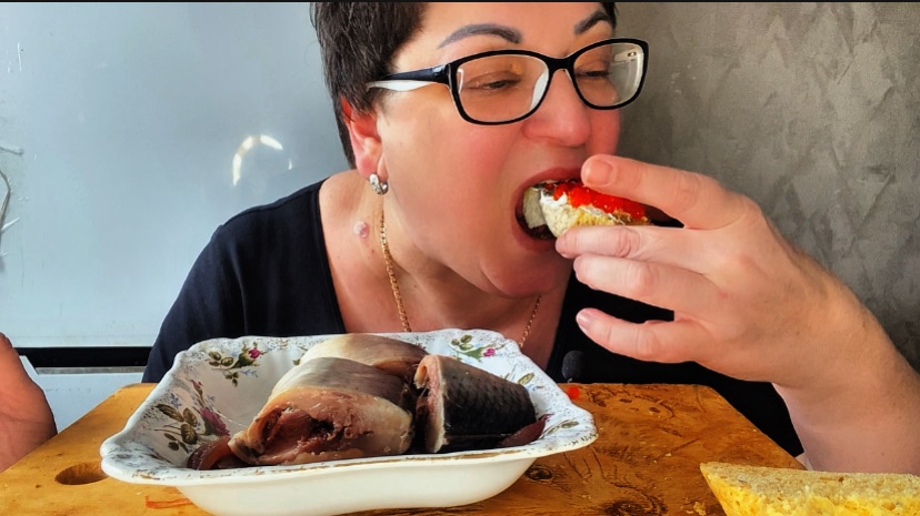 Кофе без САХАРА, икра без МАСЛА🤷♂️/В чем я себя ОГРАНИЧИЛА и что ЕМ и ХУДЕЮ/Мукбанг Сельдь смотреть онлайн