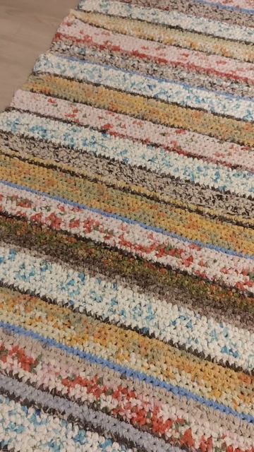 СТАРОЕ ПОСТЕЛЬНОЕ БЕЛЬЁ НЕ ВЫБРАСЫВАЮ, ВЯЖУ БЕСПОДОБНУЮ КРАСОТУ! смотреть онлайн