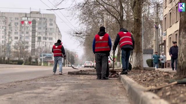 Поддержание чистоты и порядка в Керчи – задача сотен сотрудников коммунальных служб смотреть онлайн