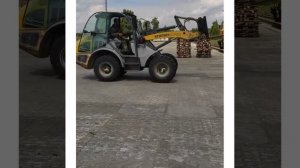 Разгрузка терминальной плитки с платформы