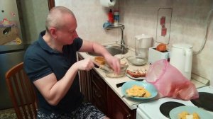 Хлеб маленько подрумянился.