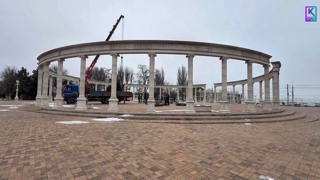 В Керчи демонтировали главную новогоднюю ёлку смотреть онлайн