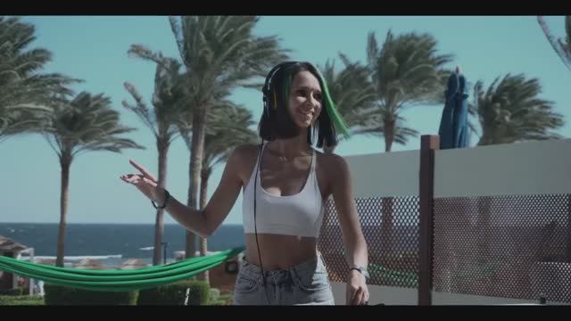 🄰🅁🄰🅂🄷 & 🄷🄴🄻🄴🄽🄰 - 🅱️🆁🅾️🅺🅴🅽 🅰️🅽🅶🅴🅻 (𝕽𝖊𝖒𝖎𝖝) смотреть онлайн