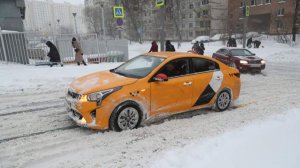 Средний чек на поездки в такси в Москве вырос на 25% из-за снегопада
