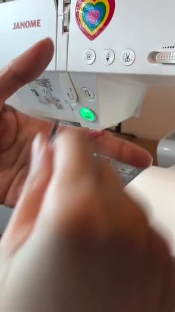 Шнур из остатков пряжи с помощью швейной машинки смотреть онлайн