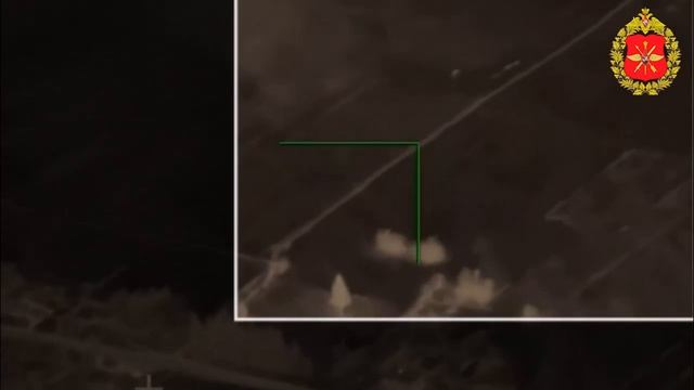 Уничтожение грузового автомобиля с боеприпасами, а также транспорта сопровождения ВСУ в районе насел смотреть онлайн