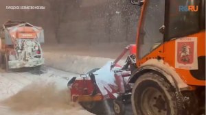 В Москве ликвидируют последствия мощного снегопада