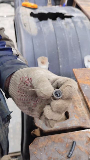 Прицеп с фонарями и трубками, Ман с утечками и дверью