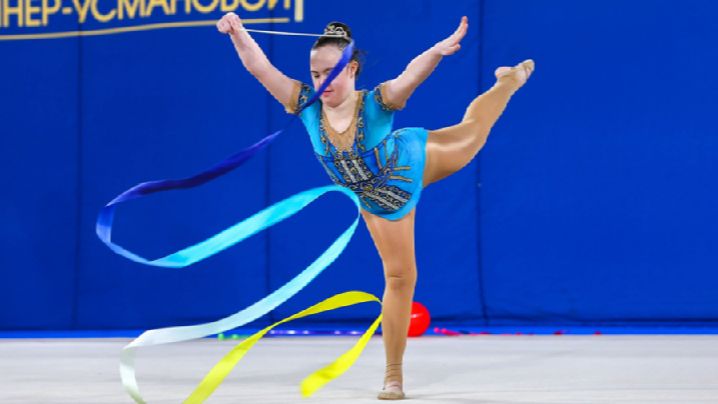 В Москве прошли соревнования по адаптивной гимнастике "Рожденные сиять" смотреть онлайн