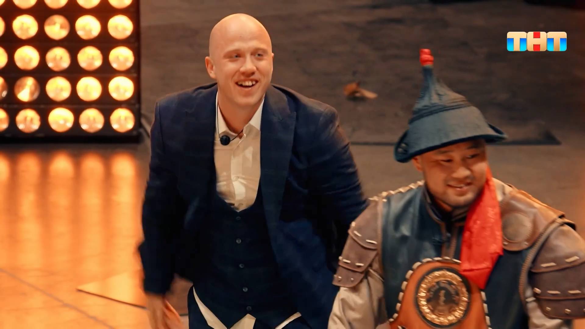 Вражда между Тагаром Намсараевым и «Жекой секси» Ушаковым позади смотреть онлайн