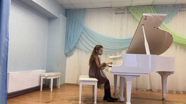 Филатова Ксения П. Чайковский В церкви Камаринская