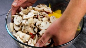 Вот что нужно ГОТОВИТЬ на УЖИН! Самый Простой и Вкусный рецепт! Куриное филе с овощами и грибами!