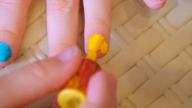 Настя наводит красоту, делает макияж и наряжается в пл смотреть онлайн