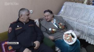 Военнослужащие навестили блокадницу Марину Бессалову