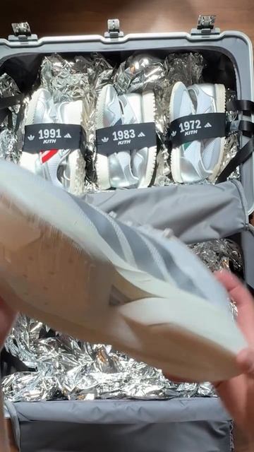 Kith и adidas Running представили совместную коллекцию в которой показаны силуэты с 1972 по 2025 г смотреть онлайн