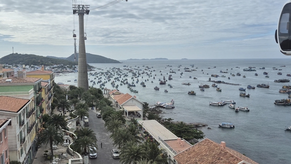 Самая длинная канатная дорога на острове Фукуок смотреть онлайн