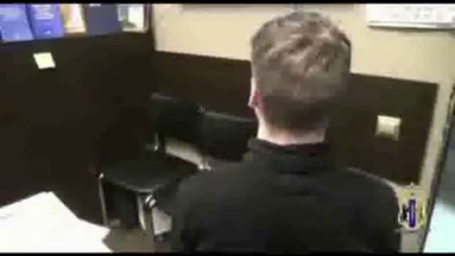 Двое хабаровчан задержаны за ограбление под видом курьеров службы доставки смотреть онлайн