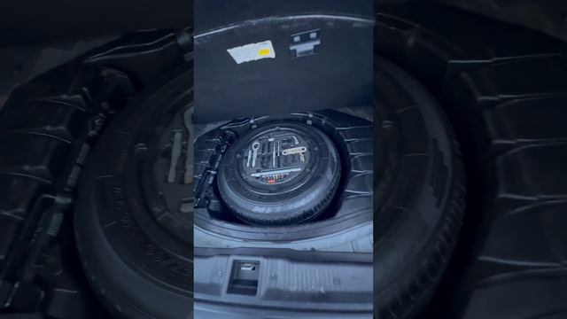 Видеообзор на Мерседес 220 ,1999 год ,4.3 смотреть онлайн