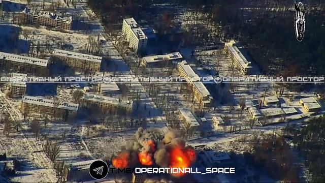 ✈💥ВКС РФ обрабатывает позиции боевиков смотреть онлайн