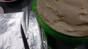 Приготовили сливочное масло, в домашних условиях.