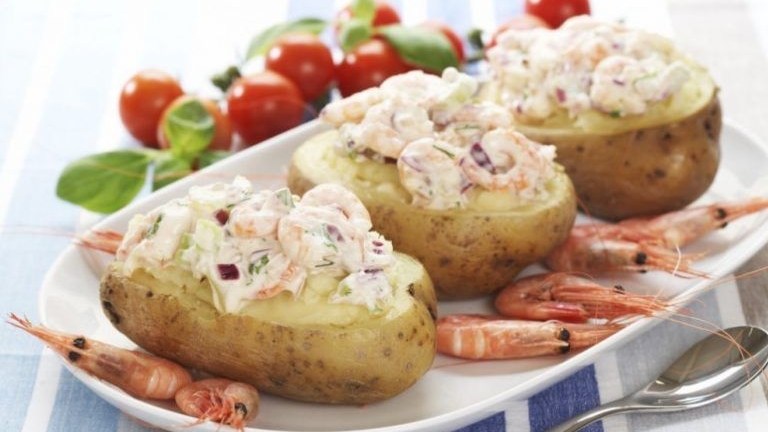 КРОШКА-КАРТОШКА С КРЕВЕТКАМИ смотреть онлайн