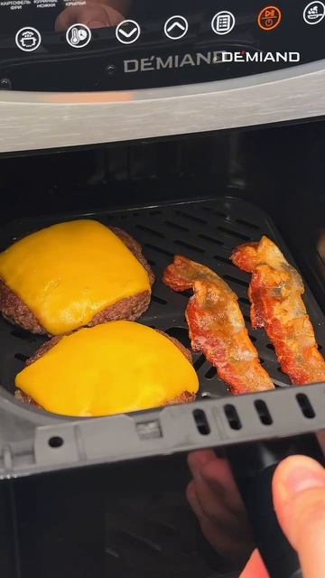 Чизбургер с беконом 🍔 смотреть онлайн