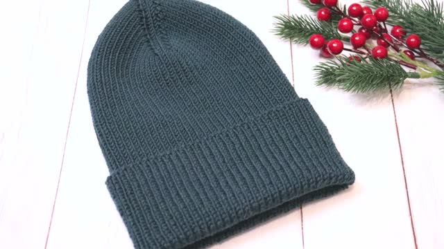 Шапка спицами с КРАСИВОЙ макушкой. Мастер-класс смотреть онлайн