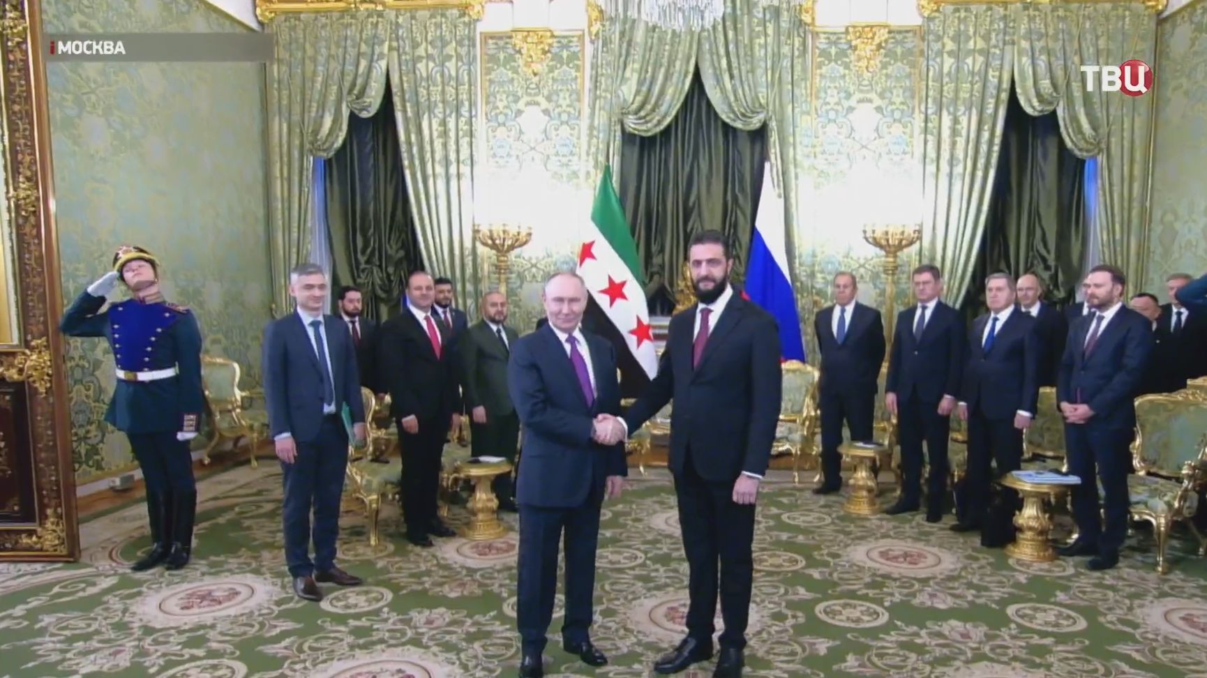 Путин: Россия поддерживает усилия властей Сирии по восстановлению территориальной целостности смотреть онлайн