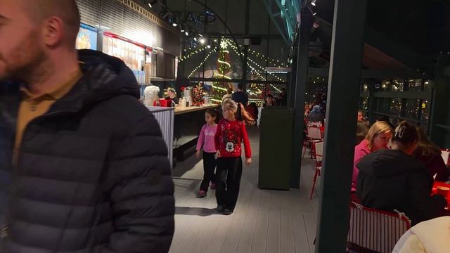 Фабрика новогодних подарков и украшений 2026 в Москве 🎄✨ смотреть онлайн