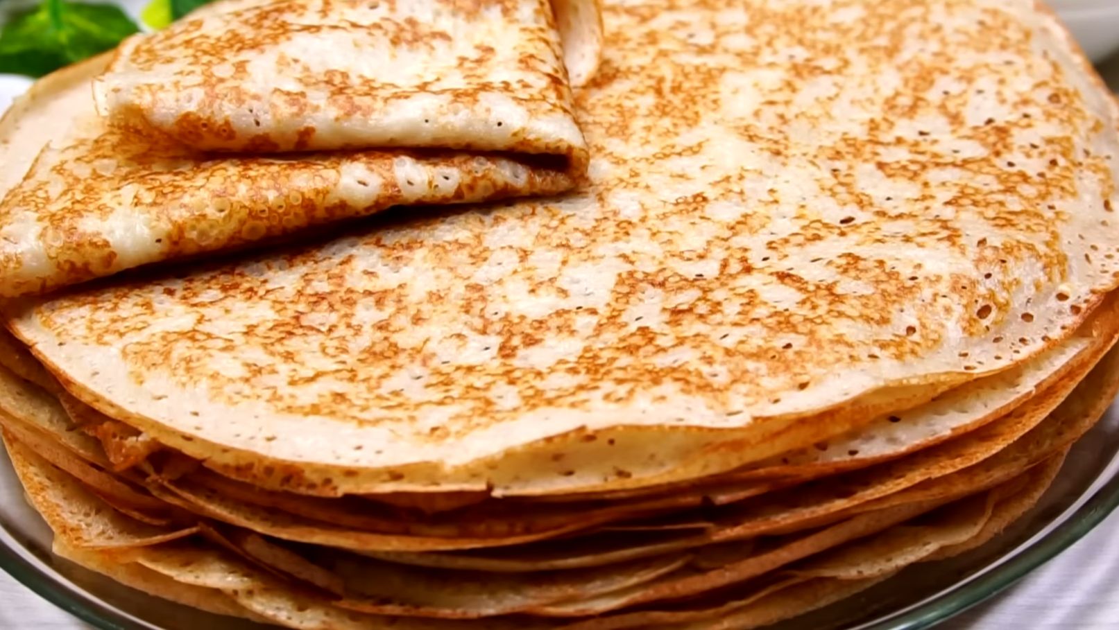 Блины с содой на кефире - рецепт на Eda.video смотреть онлайн