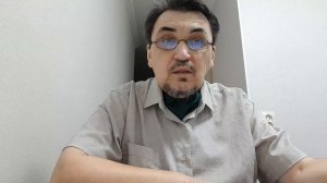 Каждый хочет иметь и невесту и друга. Каждый хочет любить и солдат и моряк и старушки тоже.