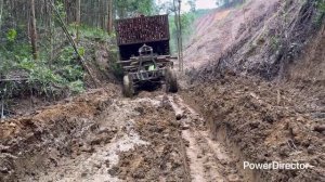 Подниматься на гору очень сложно, но и очень опасно.