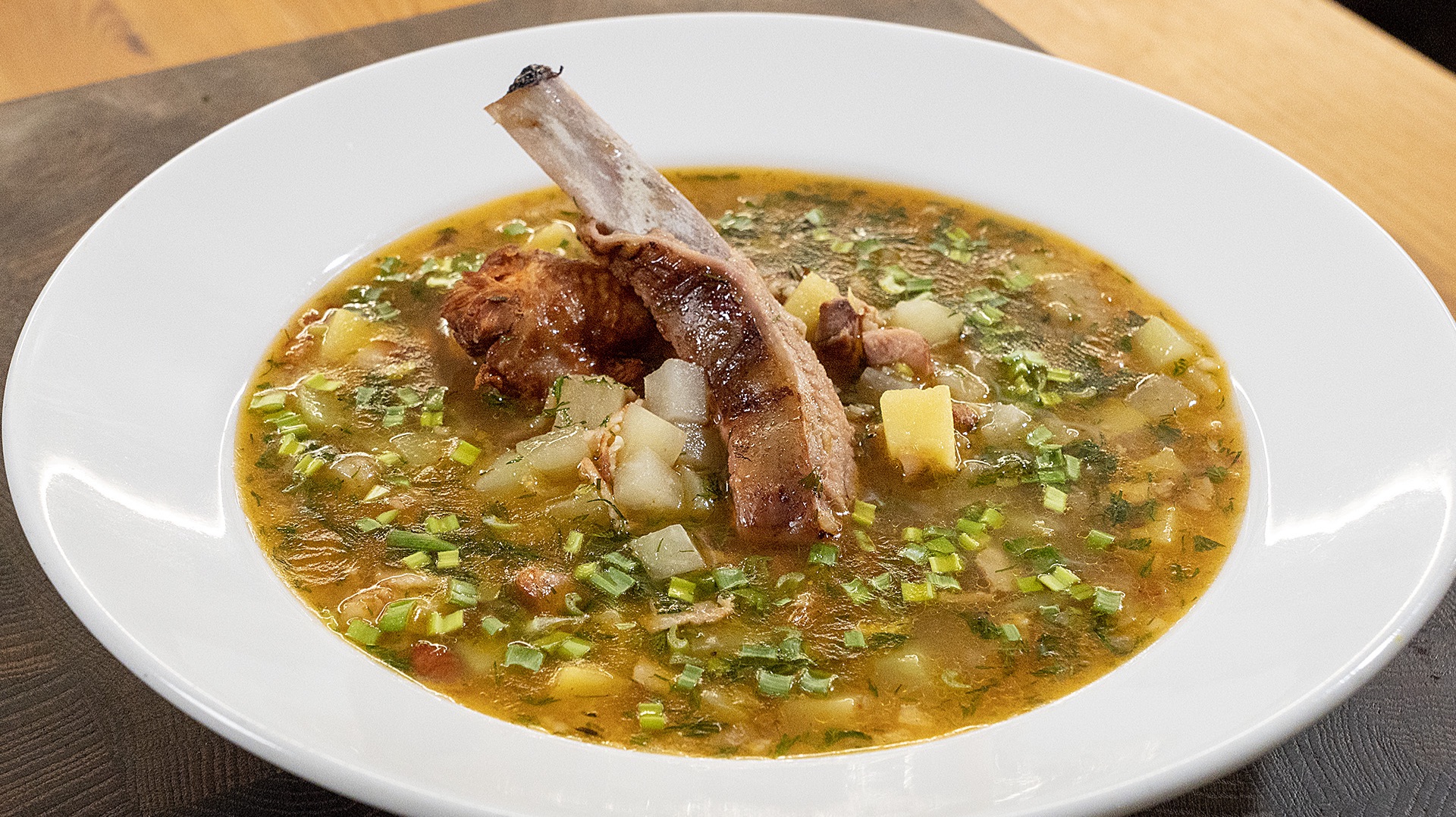 Этот суп спасет в лютую снежную зиму. Наваристый и сытный из копченого мяса смотреть онлайн