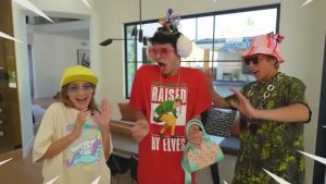 Настя помогает известным блогерам стать ещё популярне