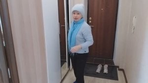 Много ли надо одной//Из города в деревню//